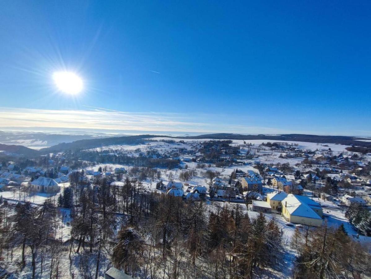 Lovely Fully-Equipped Studio In Tisa Village. Rocks Only 5 Minutes Walk Exterior foto